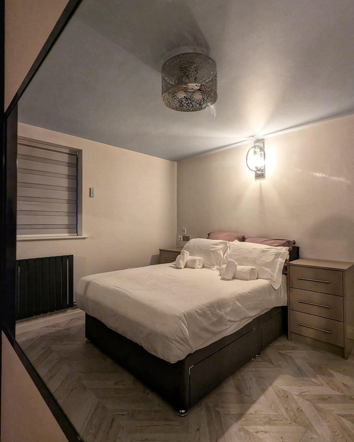Beautiful 5 Bedroom Home Sleeps 12 People In Manchester Bagian luar foto