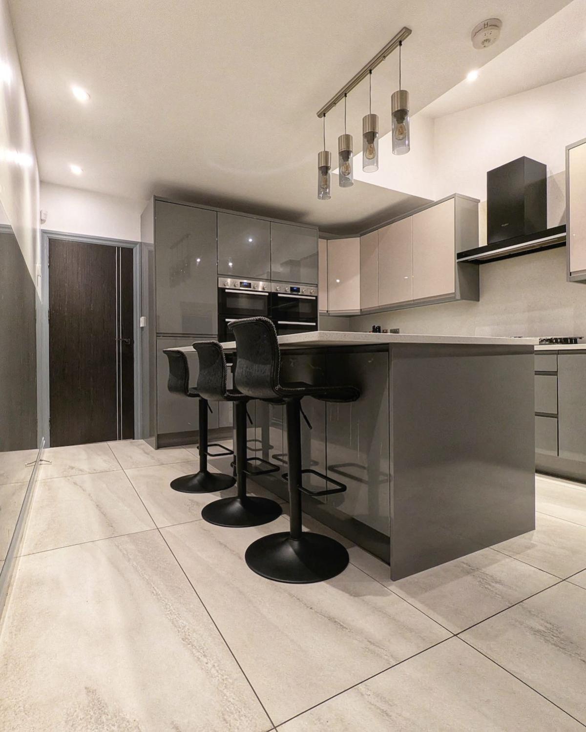 Beautiful 5 Bedroom Home Sleeps 12 People In Manchester Bagian luar foto