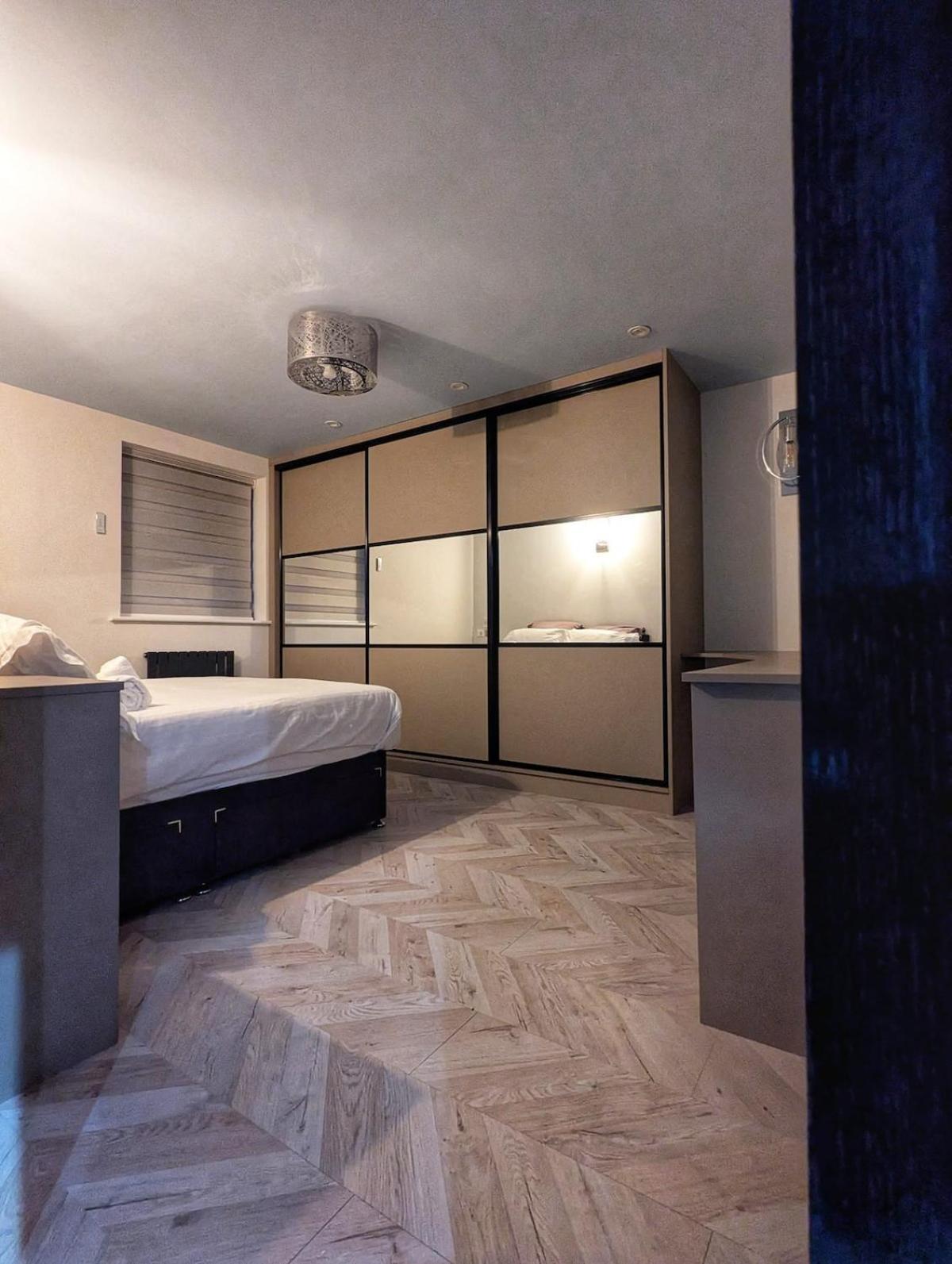 Beautiful 5 Bedroom Home Sleeps 12 People In Manchester Bagian luar foto